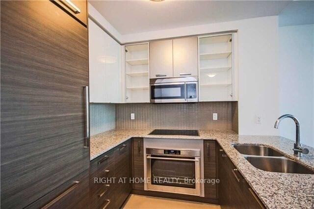 Property Photo:  5168 Yonge Street 3711  ON M2N 5P6 