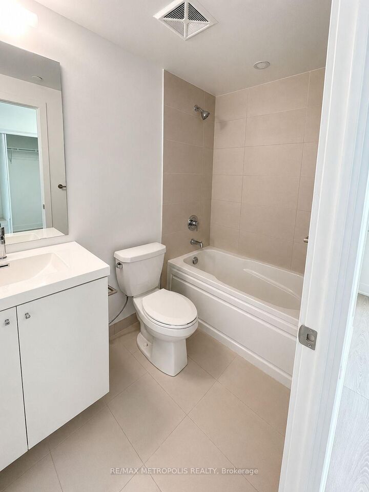 Property Photo: 2545 Simcoe Street N 920 ON L1L 0W3
