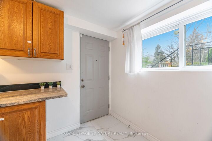 Property Photo: 406 Tamarack Drive Main ON N2L 4G6