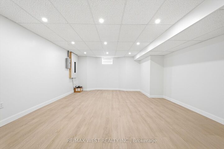 Property Photo: 3163 Rolling Stone Court ON L5B 4G5