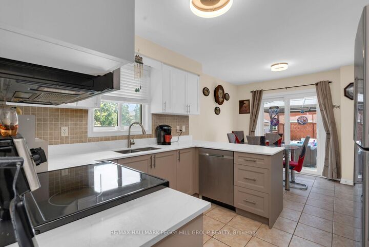 Property Photo:  9 Stephanie Lane  ON L4N 0V2 
