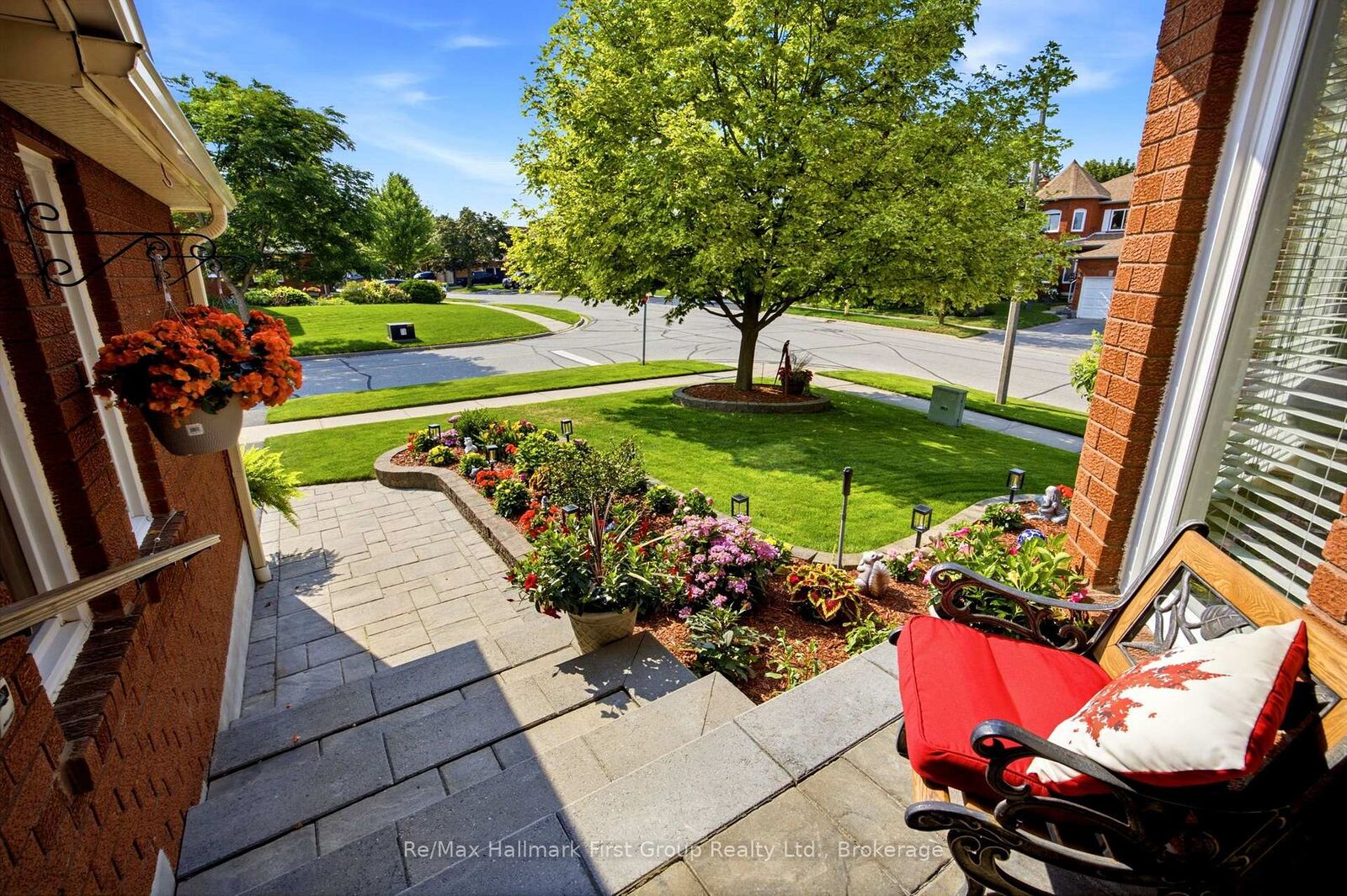 Property Photo: 1 Glencedar Crescent ON L1R 1X2