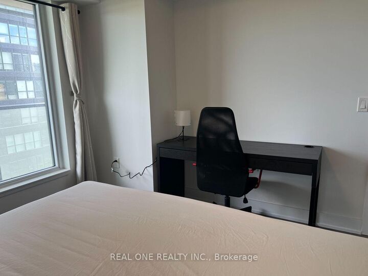 Photo de la propriété: 575 Bloor Street E 1806 ON M4W 0B2