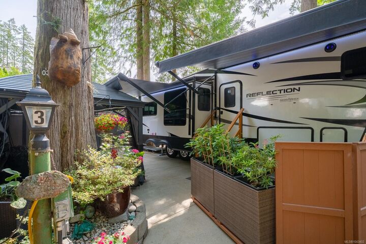 Property Photo:  10324 Lakeshore Rd  BC V9Y 8Z6 