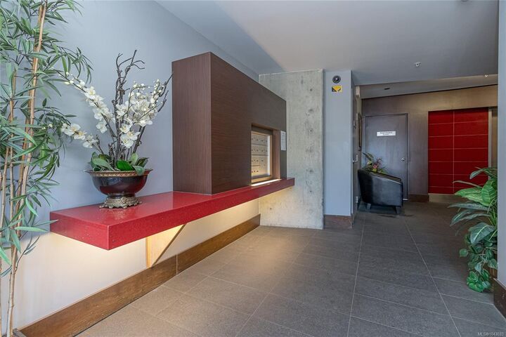 Property Photo: 1008 Tillicum Rd #201 BC V9A 1Z8