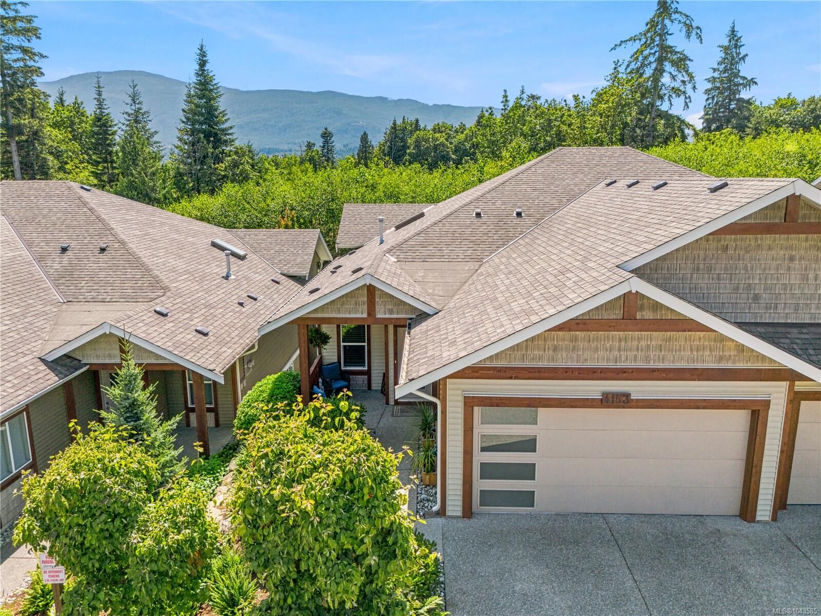 Property Photo: 4153 Emerald Woods Pl BC V9T 0K6