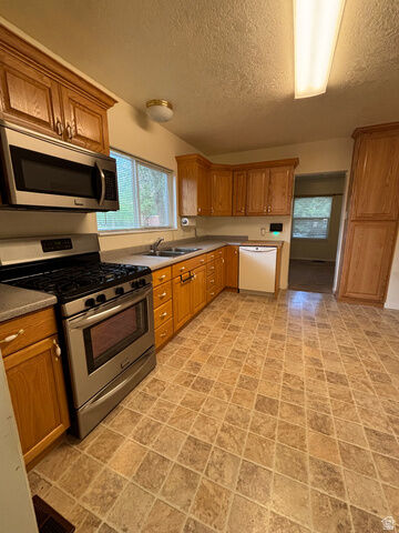 Property Photo:  148 S 300 W  UT 84624 