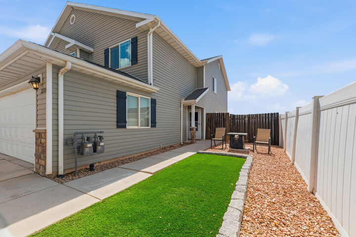 Property Photo: 2135 N 550 W UT 84721