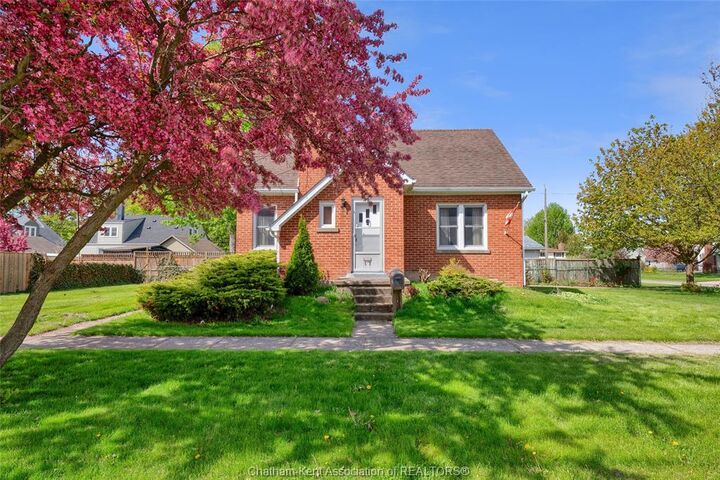 17 Grand Avenue — photo 1