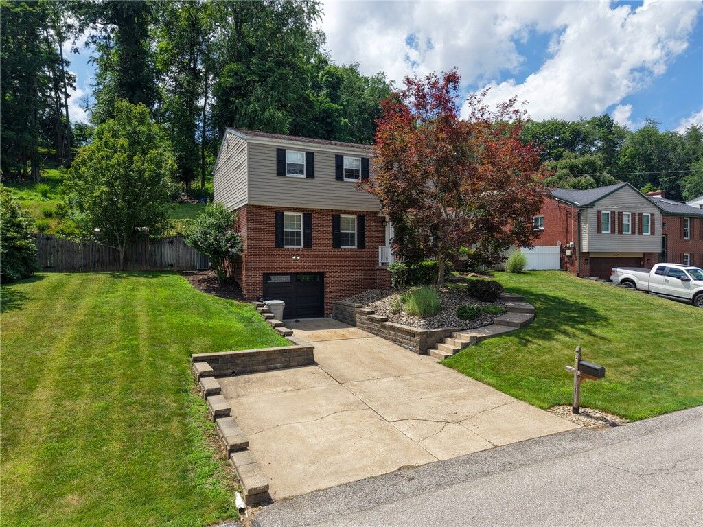 Property Photo: 3003 Albine Drive PA 15116
