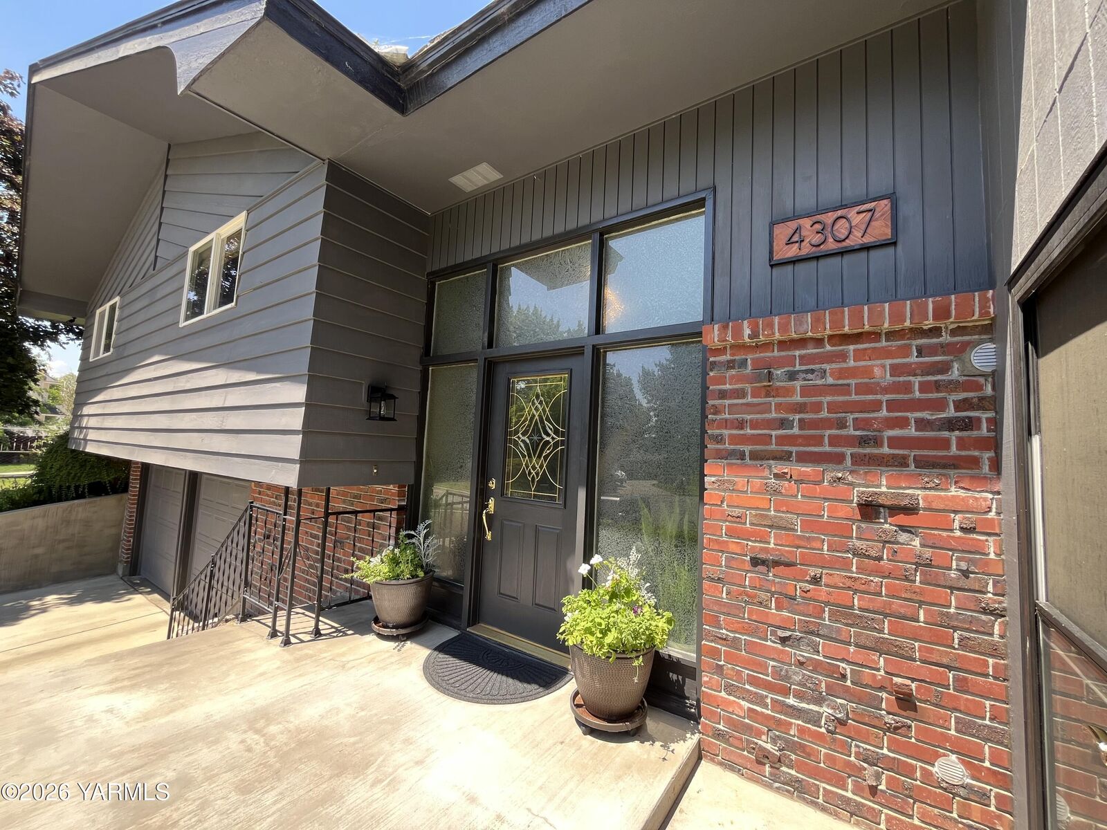 Property Photo: 4307 Marylin Dr WA 98908