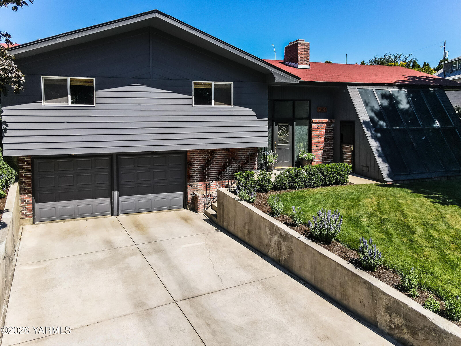 Property Photo:  4307 Marylin Dr  WA 98908 