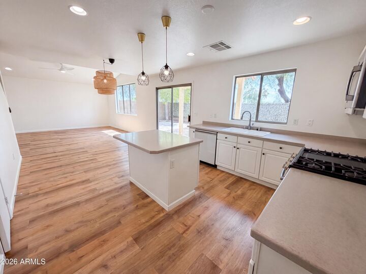 Property Photo:  1376 S Boulder Street D  AZ 85296 