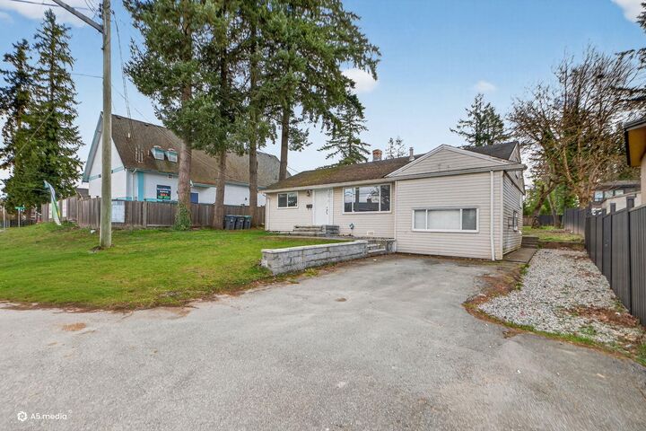 14032 Grosvenor Road — photo 1