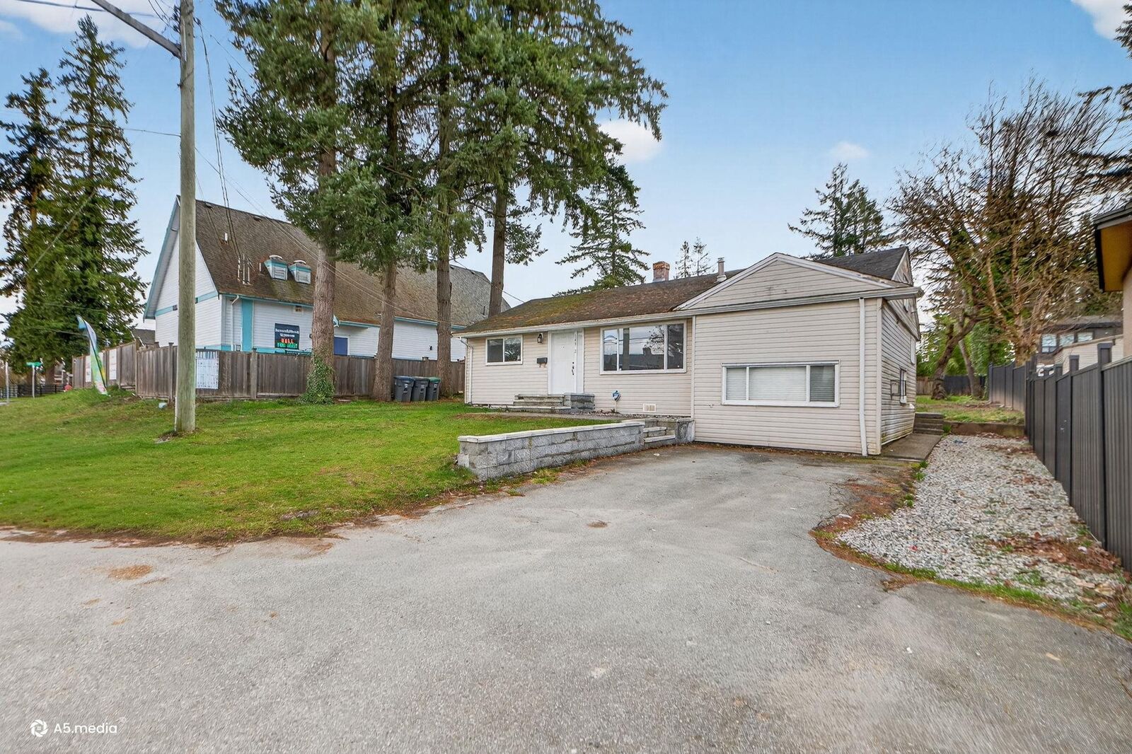 Property Photo: 14032 Grosvenor Road BC V3R 5G5