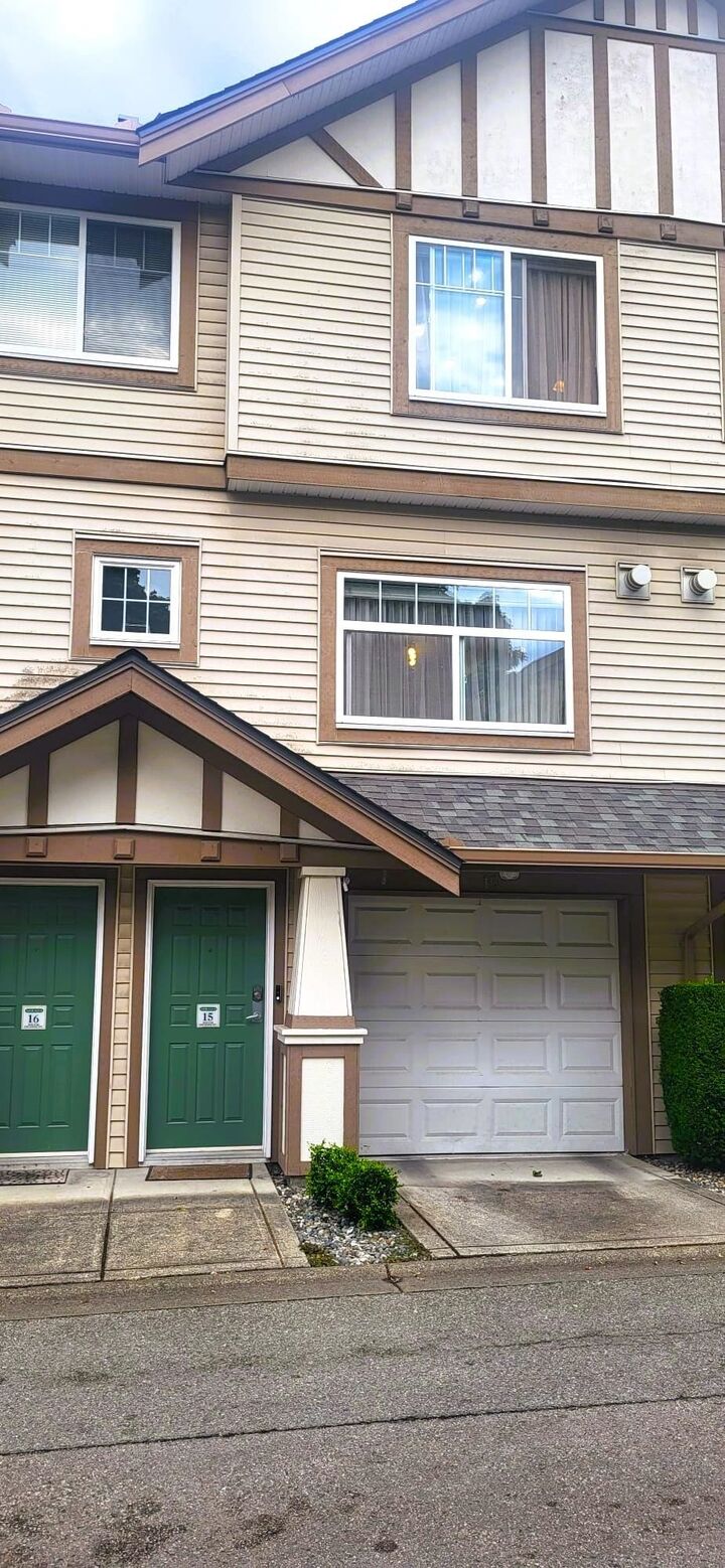Property Photo: 2678 King George Boulevard 15 BC V4P 1H6