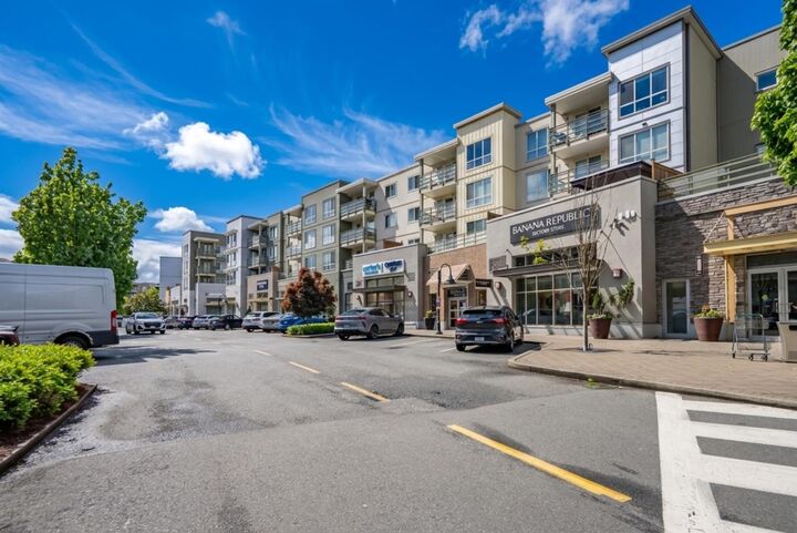 15735 Croydon Drive 406 — photo 1