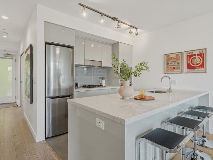 Property Photo: 71 E Pender Street 403 BC V6A 1S9