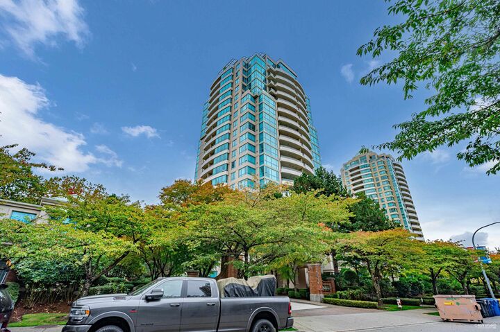 6611 Southoaks Crescent 1702 — photo 1