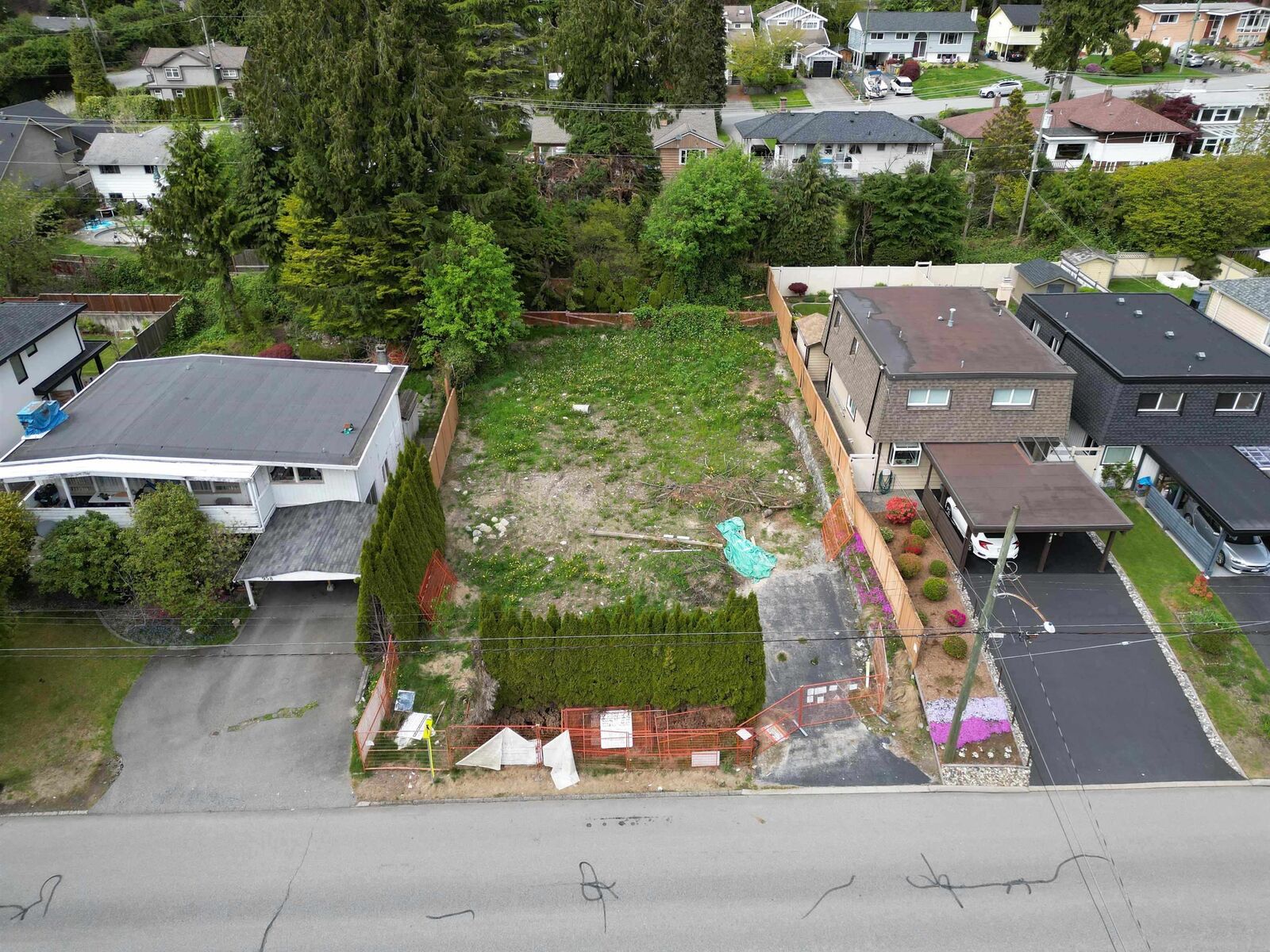 Property Photo:  946 Montroyal Boulevard  BC V7R 2H1 