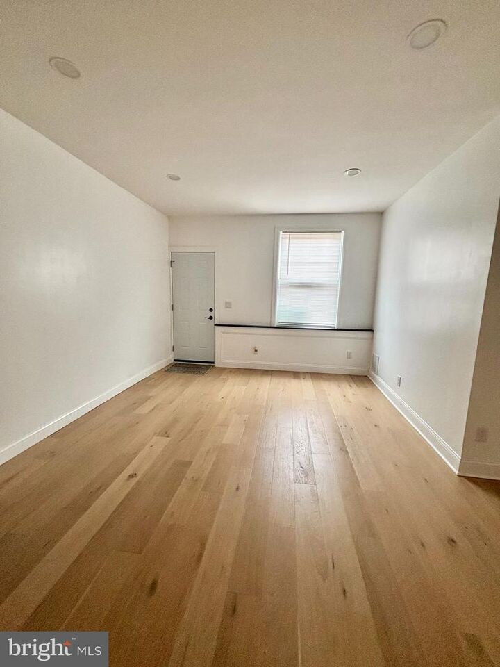 Property Photo:  2070 E Lippincott Street  PA 19134 