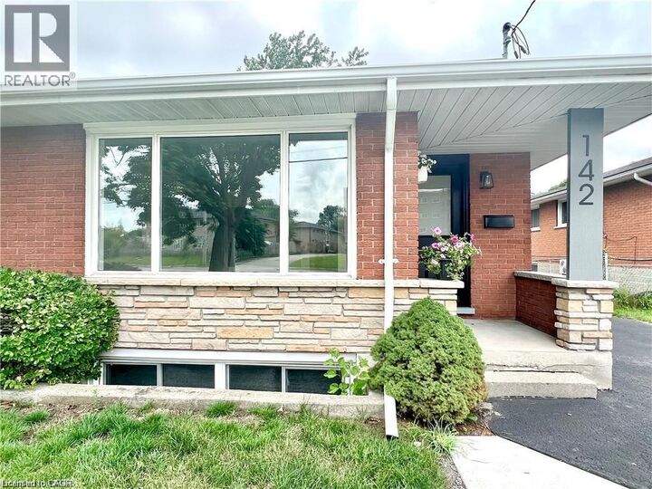 Property Photo: 142 Fairway Road North Upper ON N2A 2N6