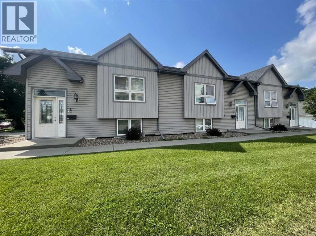 Property Photo:  5202 49 Street  AB T9V 0K6 