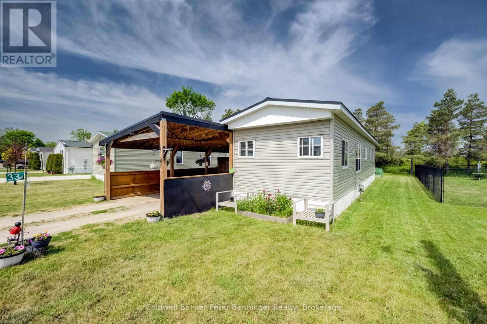 Property Photo: 33 Dove Road ON N0G 2V0
