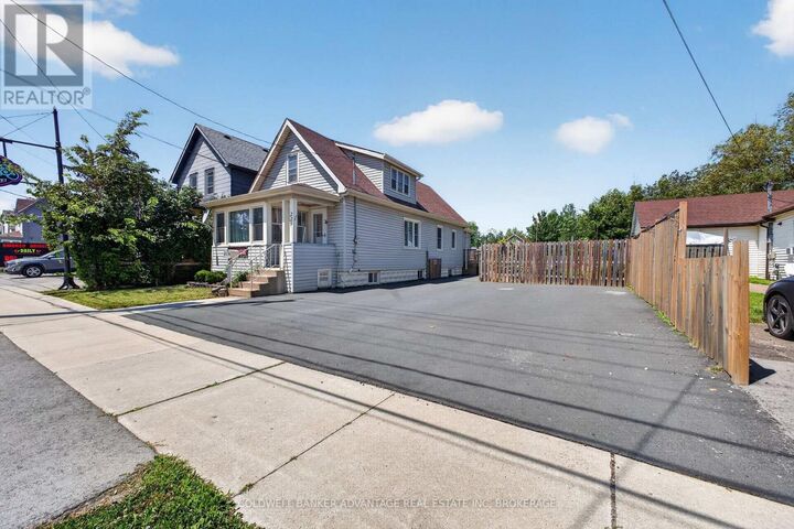 Property Photo: 229 Broadway Avenue ON L3C 5L7