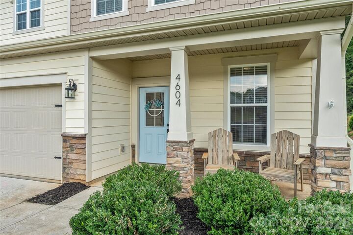 Property Photo: 4604 Fairway Run Drive NC 27040