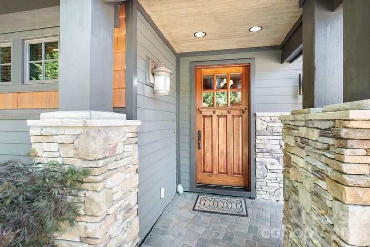 Property Photo: 33 Hawks Branch Circle NC 28730