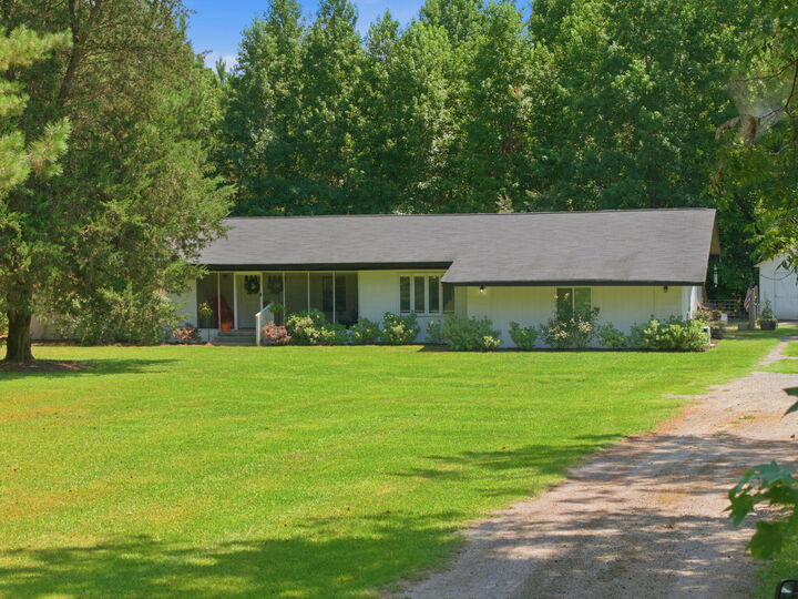 Property Photo:  303 Woodbridge Road  SC 29477 