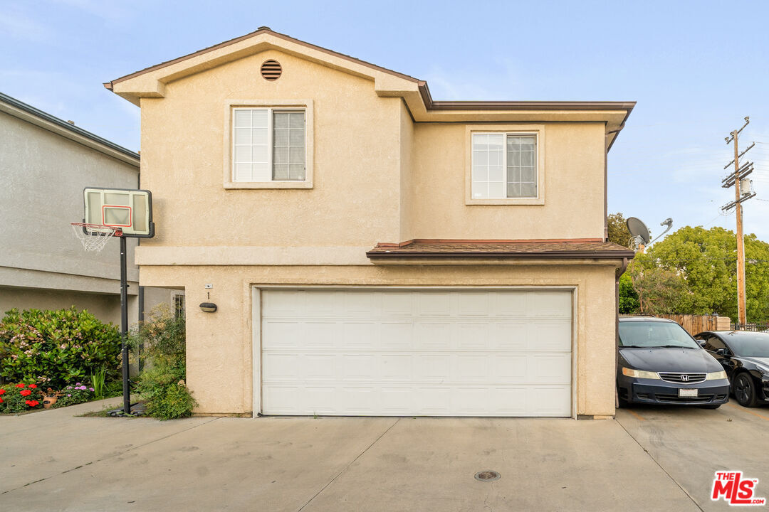 Property Photo: 9155 Cedros Ave, Unit 1 CA 91402