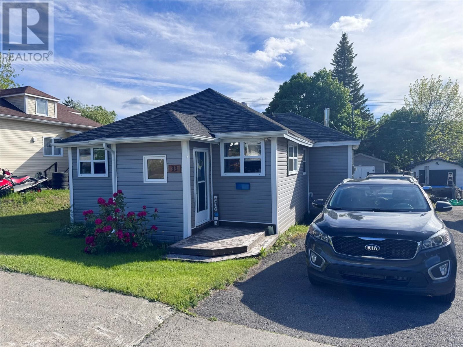 Property Photo: 33 Beaumont Avenue NL A2A 1Z8