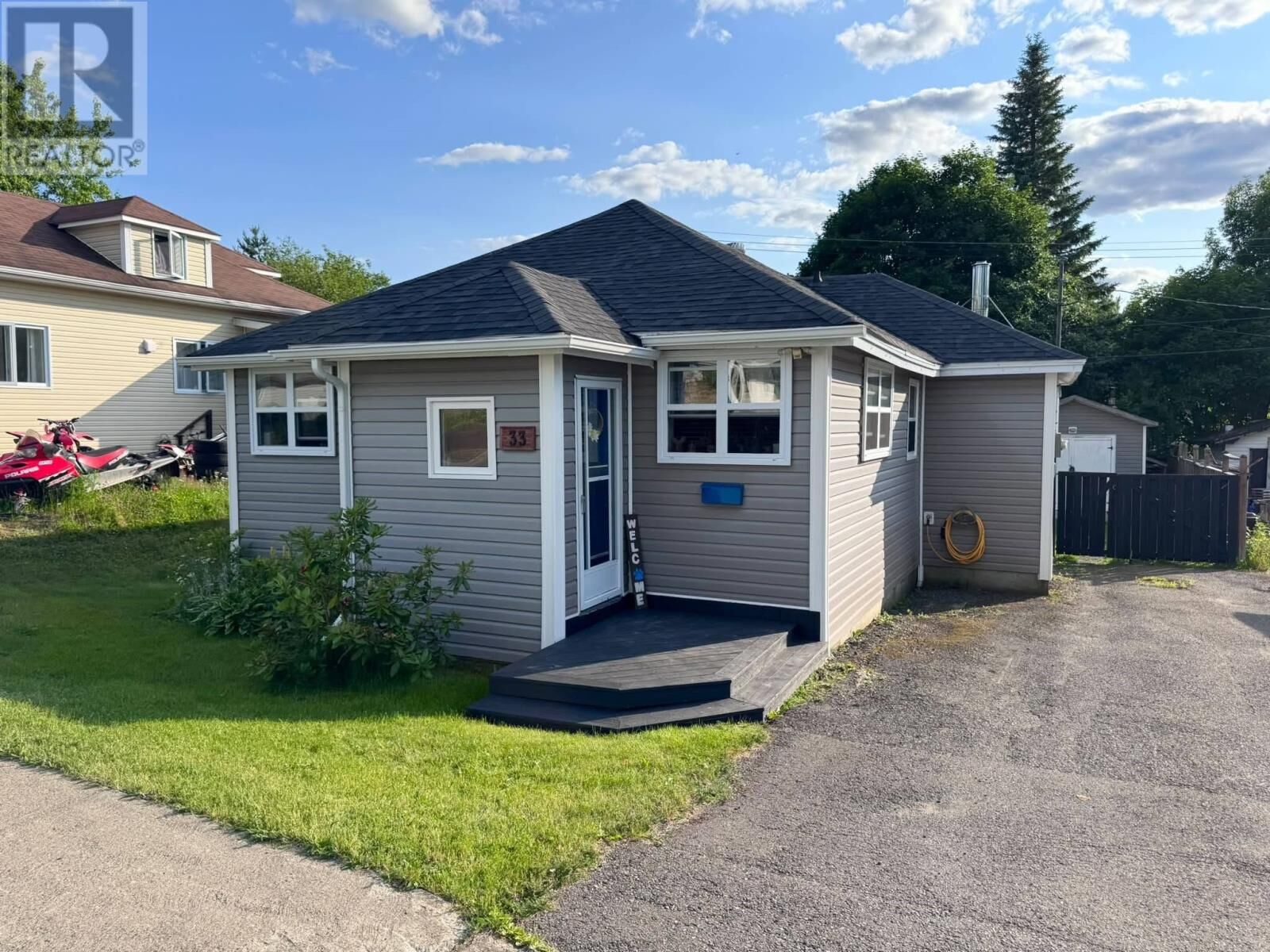 Property Photo: 33 Beaumont Avenue NL A2A 1Z8