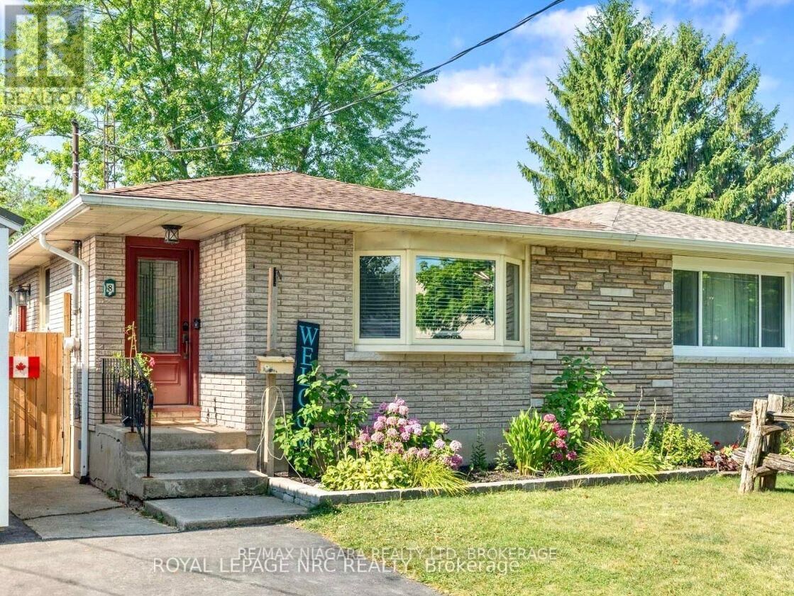 Property Photo: 8 Lakehurst Drive ON L2N 4C2