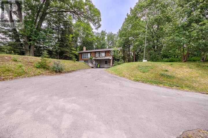 Property Photo: 1088 Third Line E ON P6A 6J8