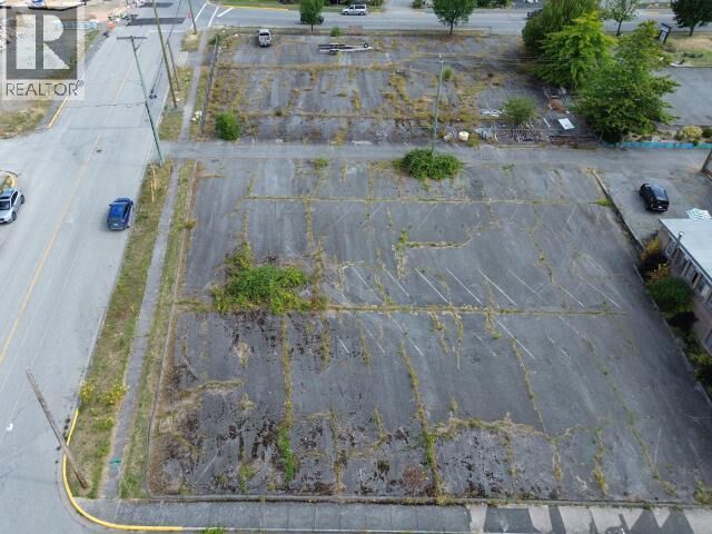 Property Photo:  6231 Walnut Street  BC V8A 4K4 