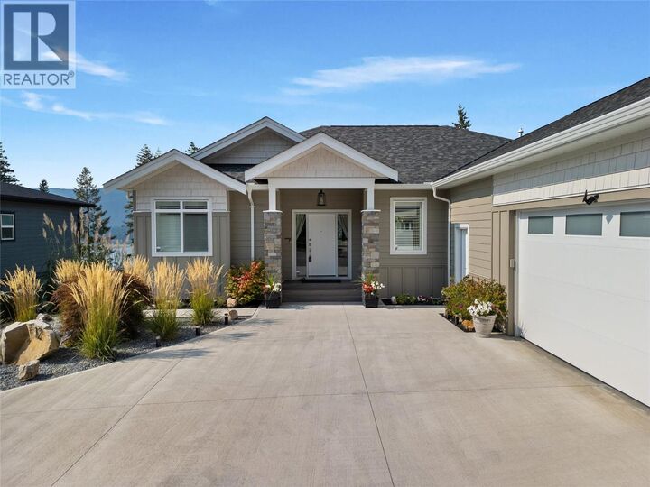 Property Photo: 3820 20th Street Northeast 12 BC V1E 0G7