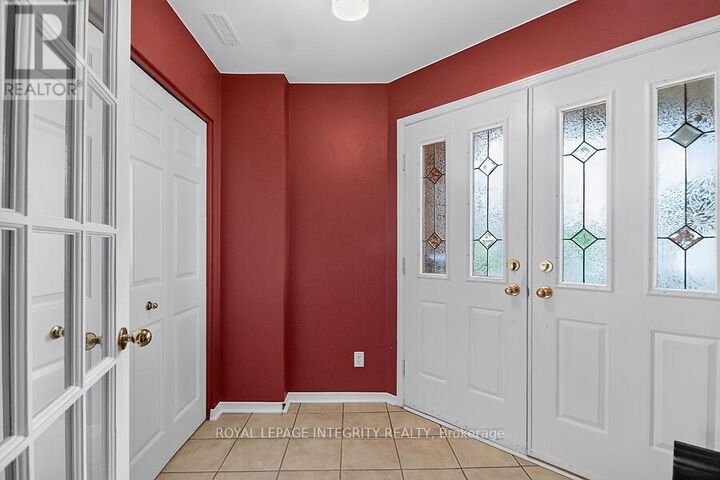 Property Photo: 76 Saddlehorn Crescent ON K2M 2B1
