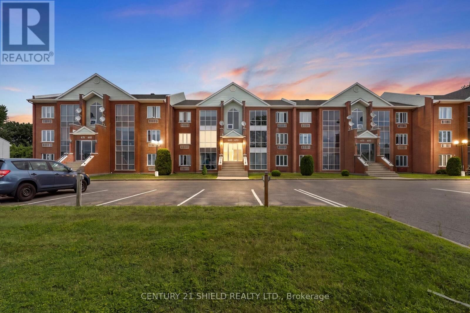 Property Photo:  465 Spence Avenue 3  ON K6A 3A4 