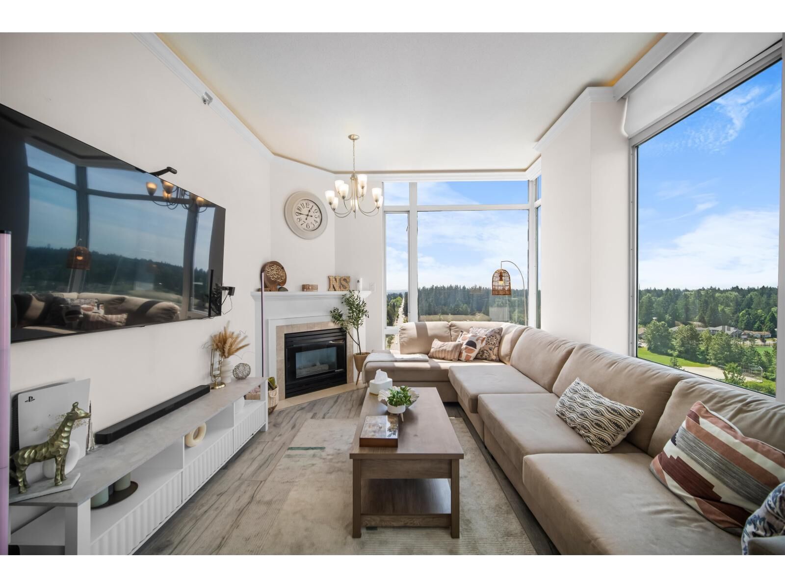 Property Photo: 14820 104 Avenue Ph4 BC V3R 0V9