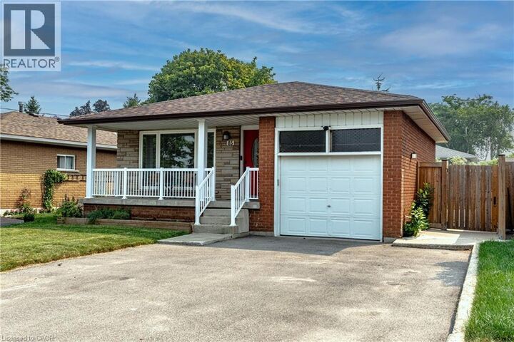Photo de la propriété: 85 Lavina Crescent ON L9C 5S8