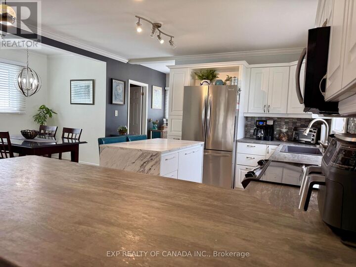 Property Photo:  609 Pine Street South  ON P4N 2M2 