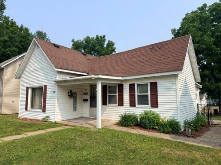 Property Photo:  1802 W 1st Street  WI 54452 