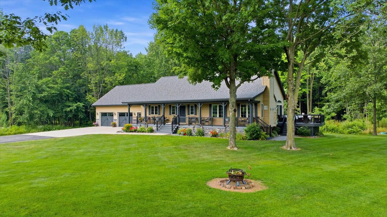 Property Photo: 9432 State Highway 186 WI 54412
