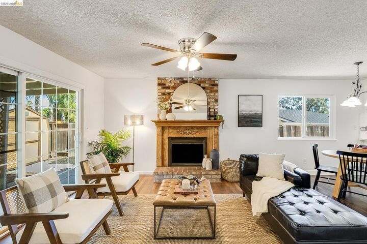 Property Photo: 2113 Cordoba Way CA 94509
