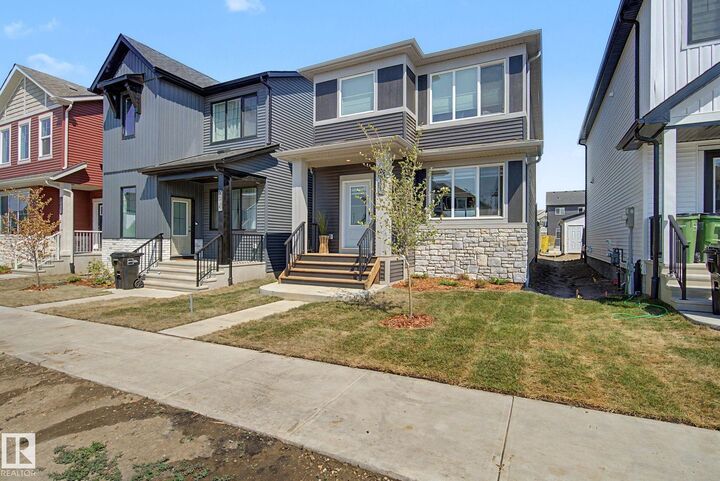 Property Photo: 5745 Hawthorn Common SW AB T6X 3K8