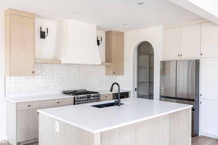 Property Photo: 31 Newbury Circle AB T8B 0G1