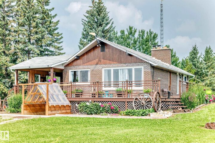 Property Photo: 6502 Twp Road 540 AB T0E 0W0